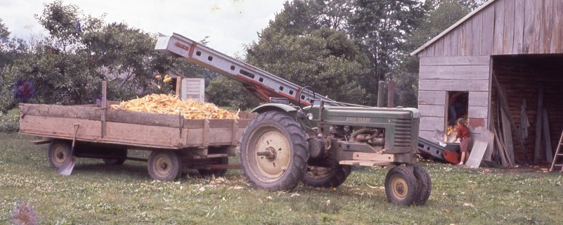 Pat unloading corncrib